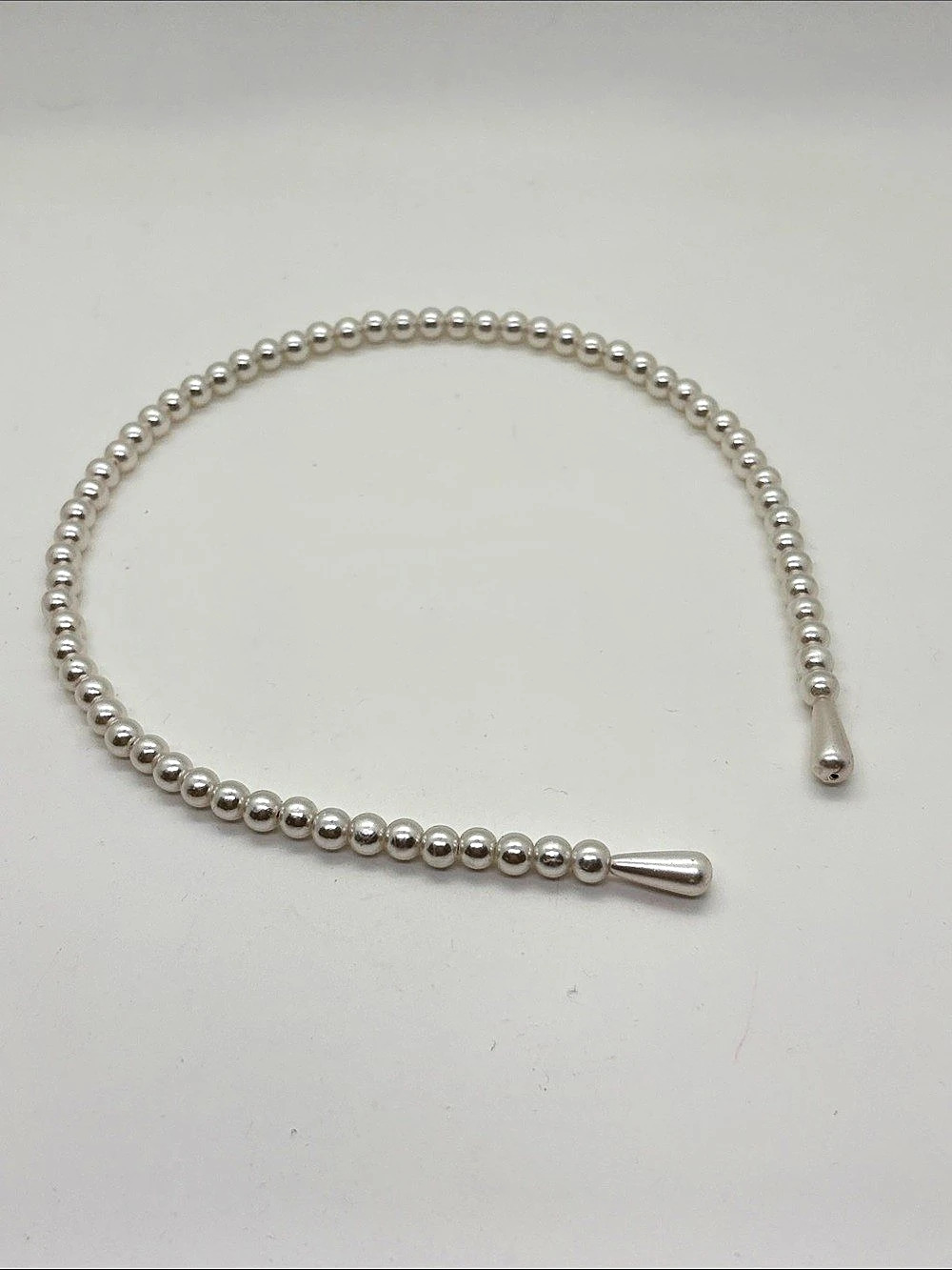 Pearly faux pearl style 80’s headband